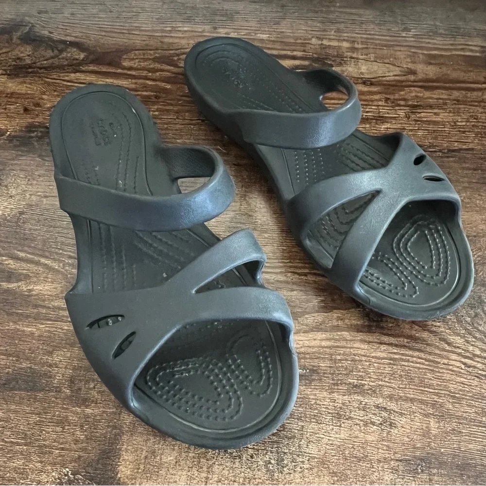 Crocs Black Kelli Iconic Rubber‎ Straps Flat Sandals women's 8 - Picture 2 of 11